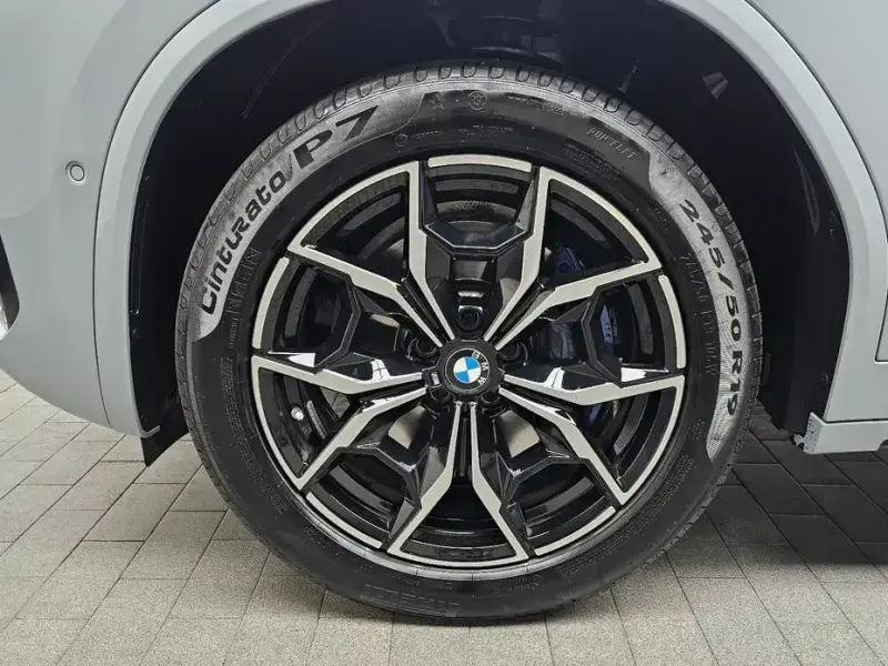 2023 BMW X4 с пробегом 15 897 км