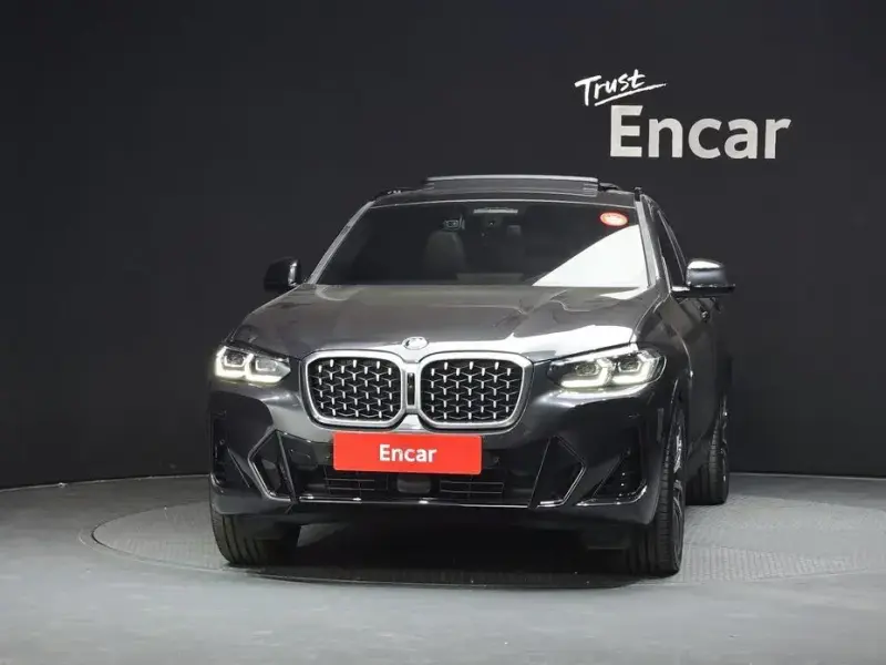 2025 BMW X4 с пробегом 9 175 км