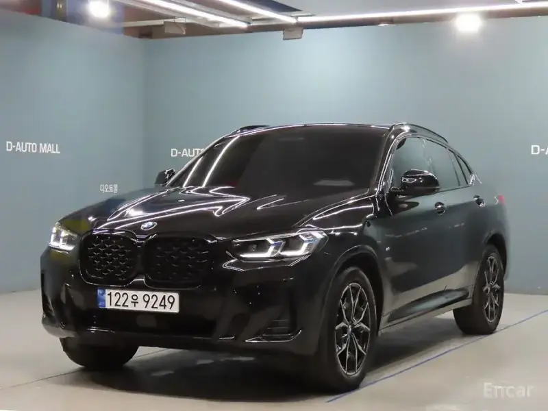 2023 BMW X4 с пробегом 16 800 км