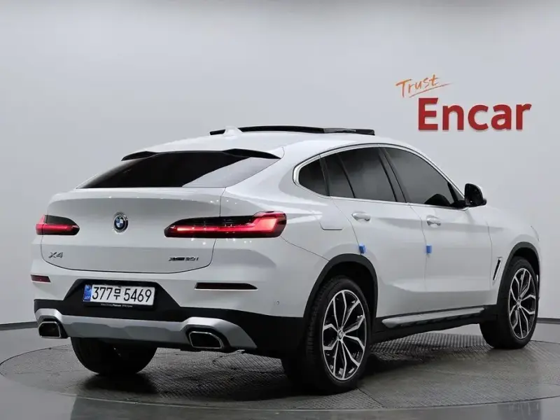2025 BMW X4 с пробегом 16 854 км