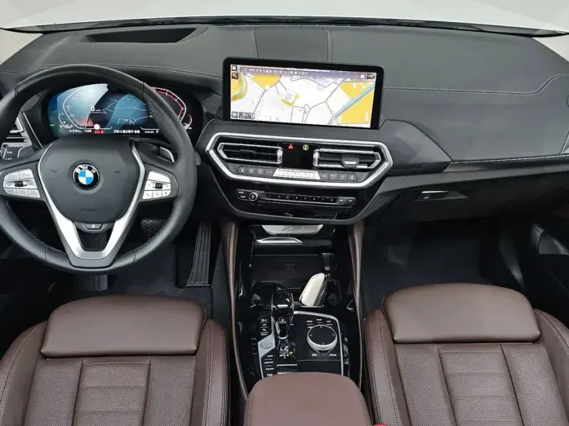 2025 BMW X4 с пробегом 16 854 км
