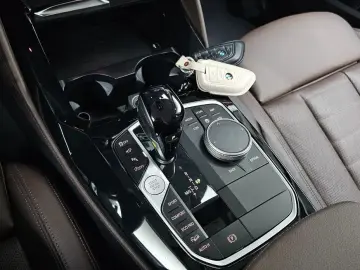 2025 BMW X4 с пробегом 16 854 км