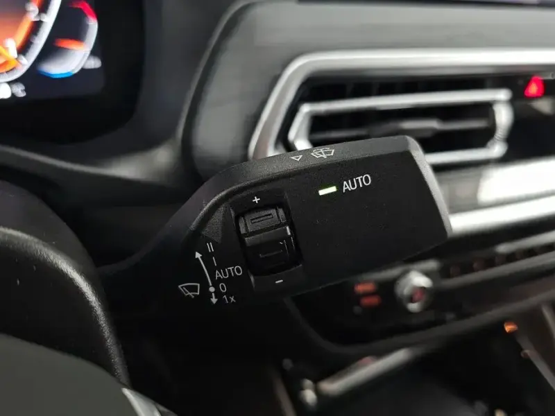 2025 BMW X4 с пробегом 16 854 км
