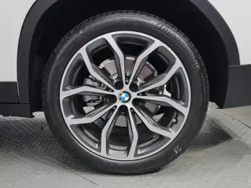2025 BMW X4 с пробегом 16 854 км