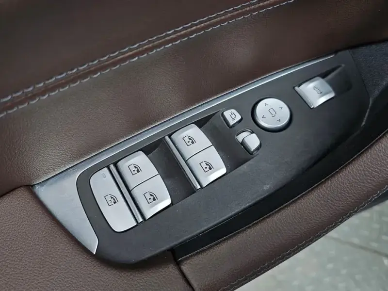 2025 BMW X4 с пробегом 16 854 км