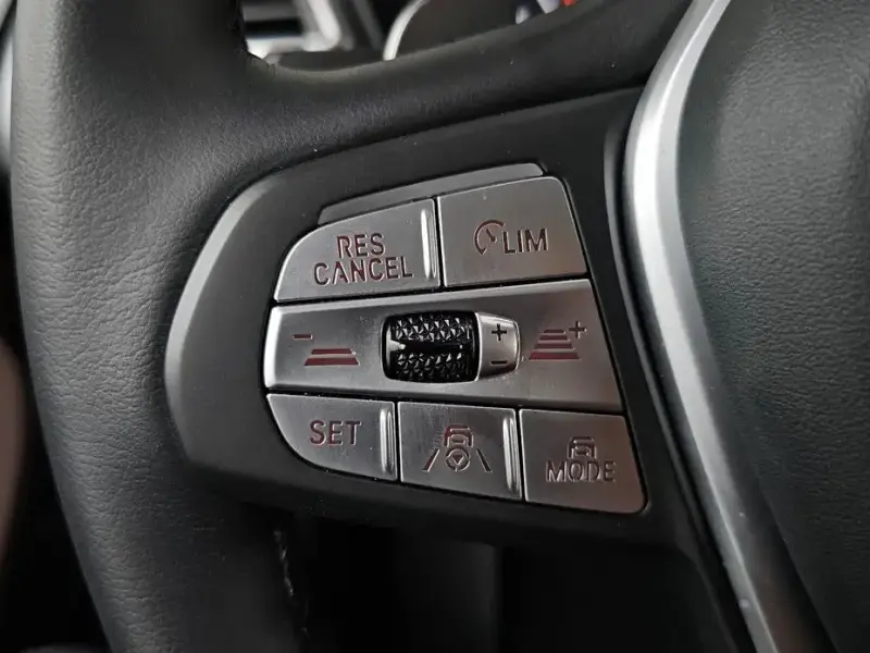 2025 BMW X4 с пробегом 16 854 км
