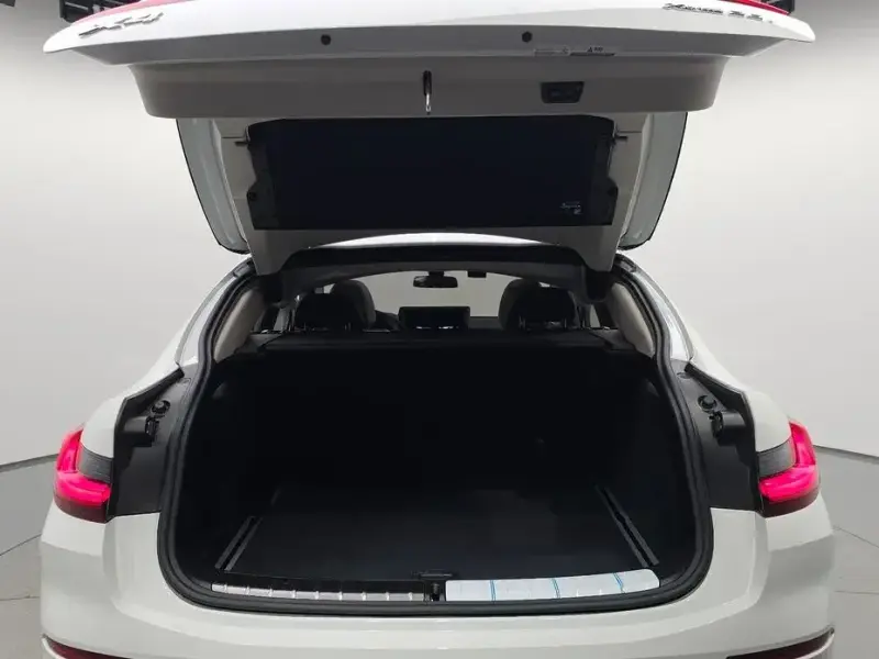 2025 BMW X4 с пробегом 16 854 км
