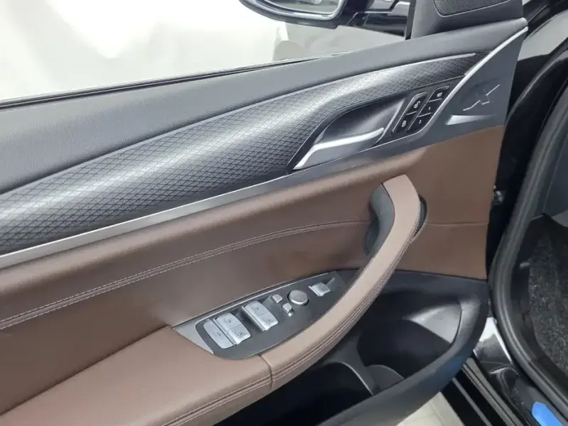 2023 BMW X4 с пробегом 64 045 км