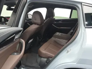 2024 BMW X4 с пробегом 18 233 км