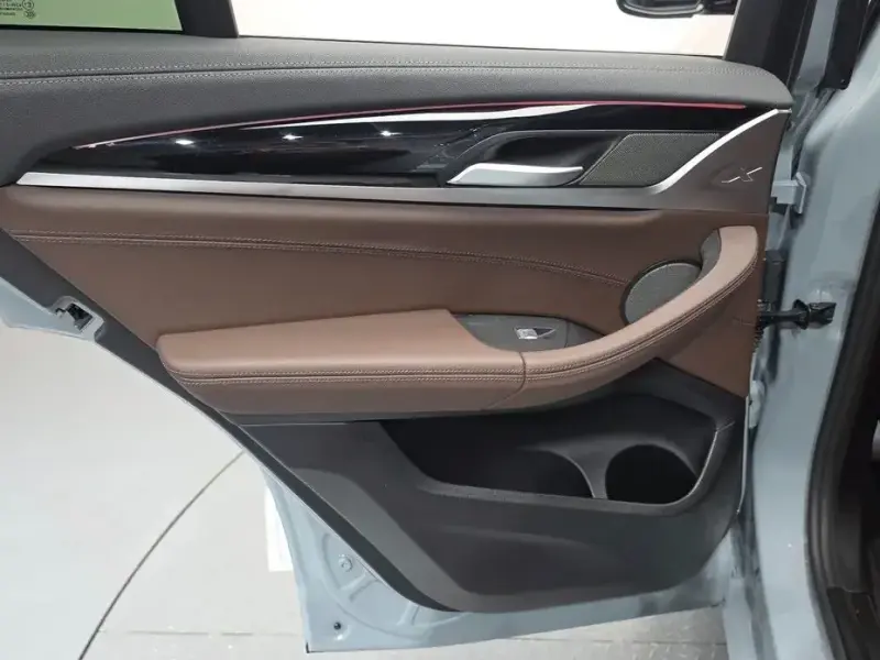 2024 BMW X4 с пробегом 18 233 км