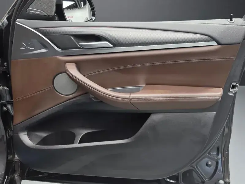 2023 BMW X4 с пробегом 29 131 км