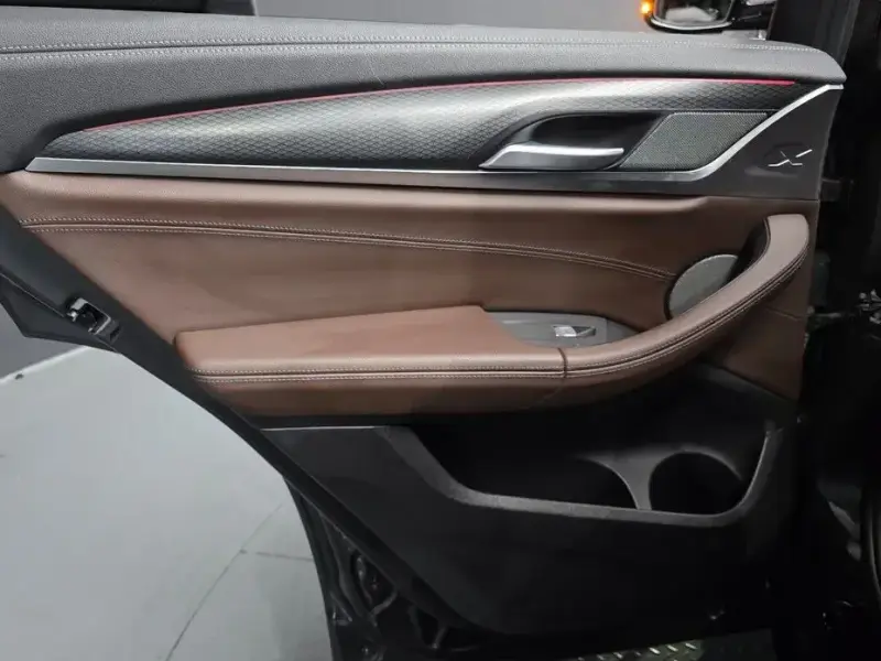 2023 BMW X4 с пробегом 29 131 км