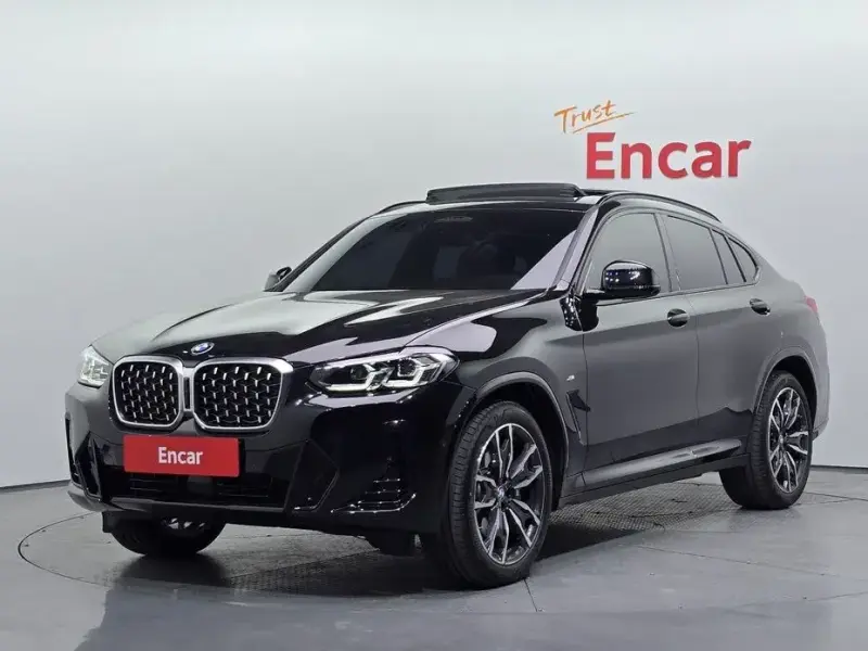 2025 BMW X4 с пробегом 4 404 км
