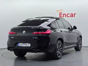 2025 BMW X4 с пробегом 4 404 км