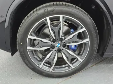 2025 BMW X4 с пробегом 4 404 км