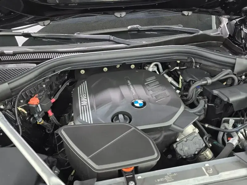 2025 BMW X4 с пробегом 4 404 км