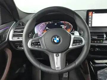 2025 BMW X4 с пробегом 4 404 км