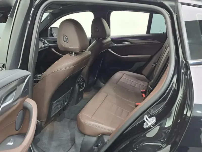 2025 BMW X4 с пробегом 4 404 км