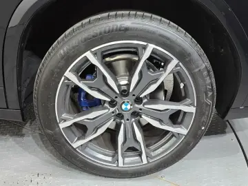 2025 BMW X4 с пробегом 4 404 км