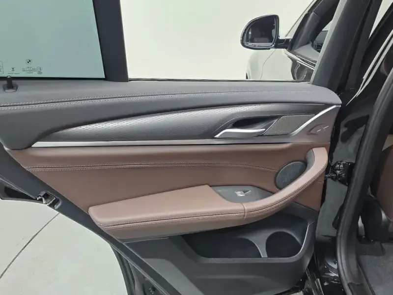 2025 BMW X4 с пробегом 4 404 км