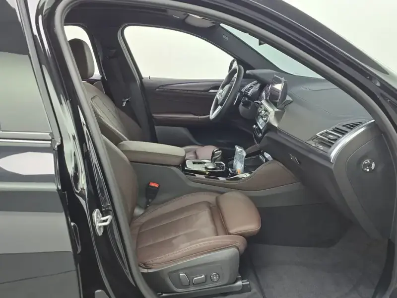 2025 BMW X4 с пробегом 4 404 км