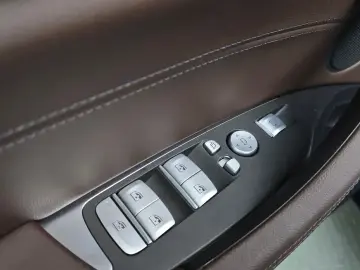 2025 BMW X4 с пробегом 4 404 км
