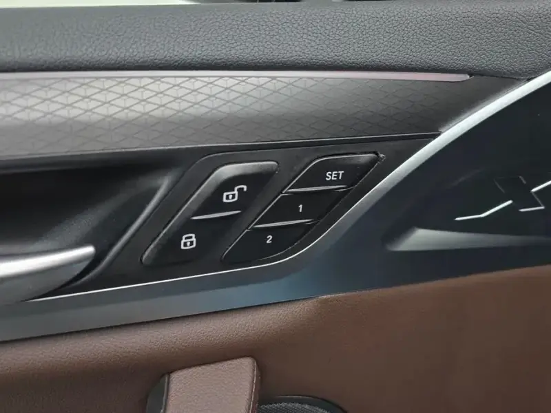 2025 BMW X4 с пробегом 4 404 км