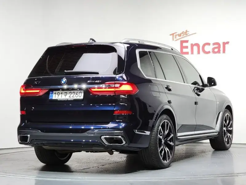 2022 BMW X7 с пробегом 30 083 км