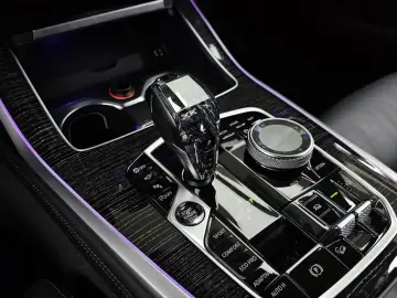 2022 BMW X7 с пробегом 30 083 км