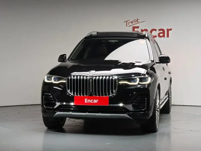 2022 BMW X7 с пробегом 28 870 км