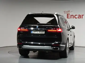 2022 BMW X7 с пробегом 28 870 км