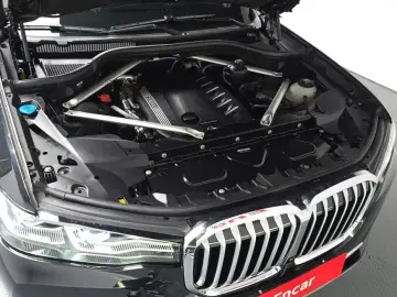 2022 BMW X7 с пробегом 28 870 км