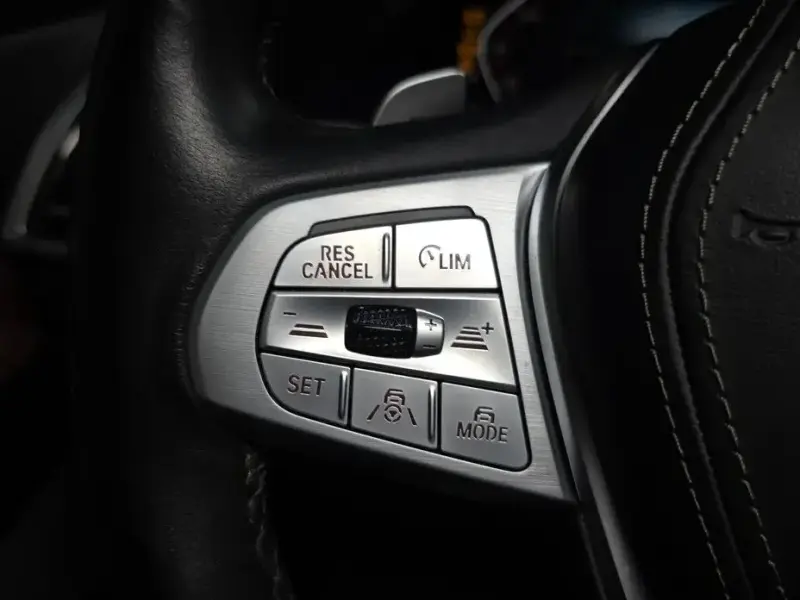 2022 BMW X7 с пробегом 28 870 км