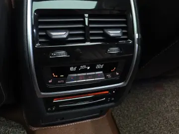 2022 BMW X7 с пробегом 28 870 км