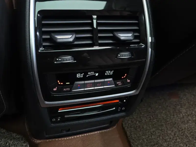 2022 BMW X7 с пробегом 28 870 км