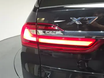 2022 BMW X7 с пробегом 28 870 км