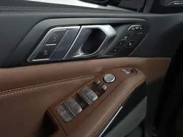 2022 BMW X7 с пробегом 28 870 км