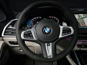2022 BMW X7 с пробегом 37 669 км