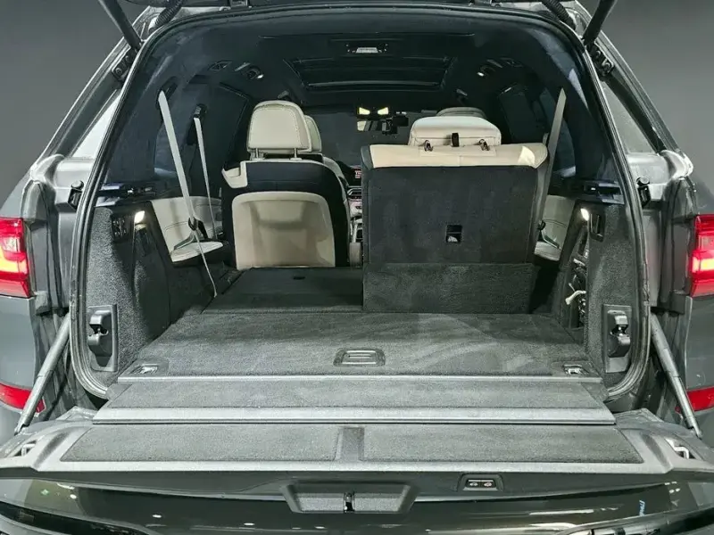 2022 BMW X7 с пробегом 37 669 км