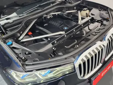2022 BMW X7 с пробегом 72 361 км