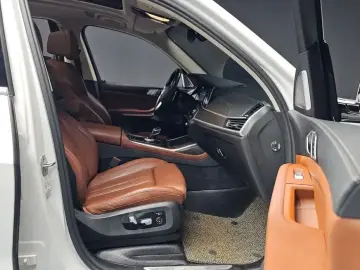 2022 BMW X7 с пробегом 113 857 км