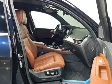 2022 BMW X7 с пробегом 70 218 км