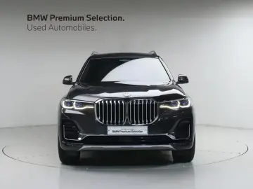 2022 BMW X7 с пробегом 57 933 км