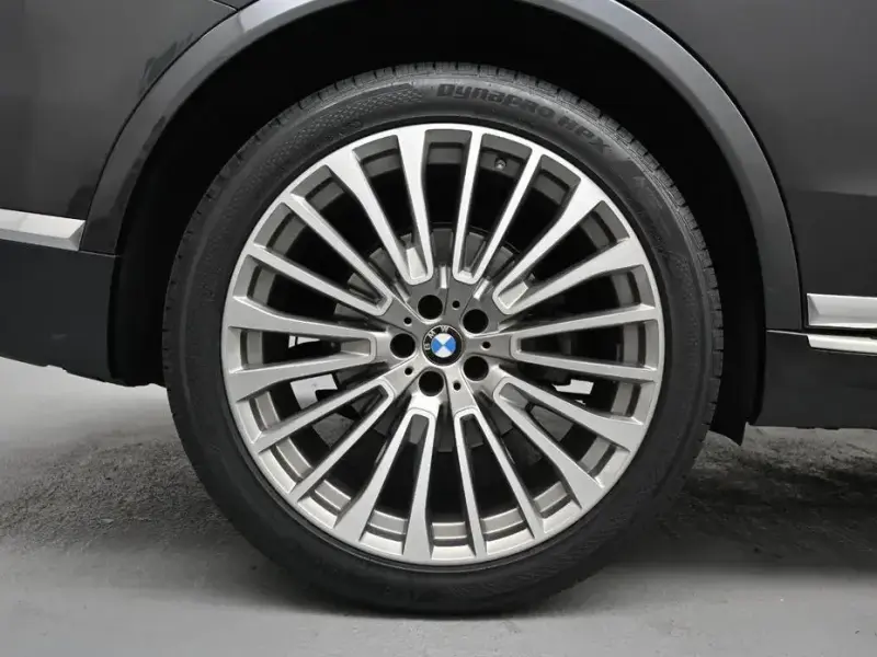 2022 BMW X7 с пробегом 57 933 км