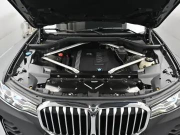 2022 BMW X7 с пробегом 57 933 км