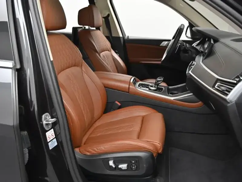2022 BMW X7 с пробегом 57 933 км