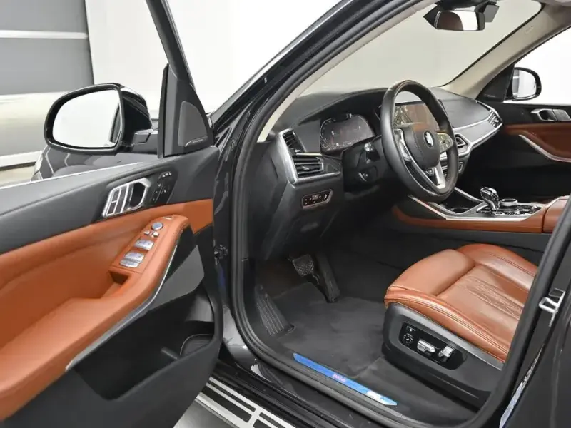 2022 BMW X7 с пробегом 57 933 км