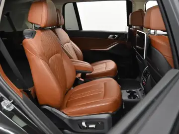 2022 BMW X7 с пробегом 57 933 км