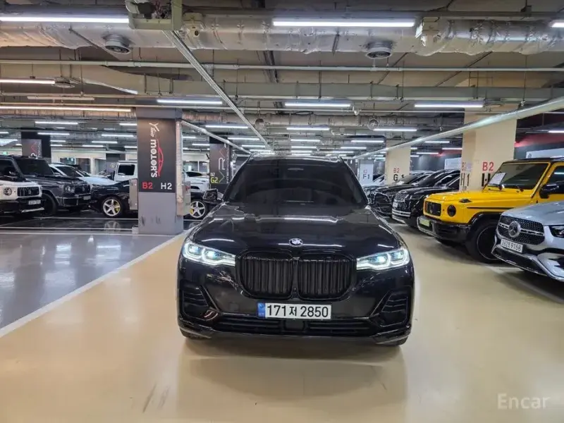 2022 BMW X7 с пробегом 77 000 км
