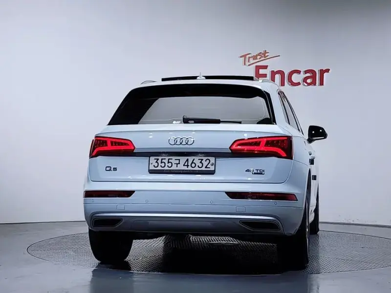 2020 Audi Q5 с пробегом 77 956 км